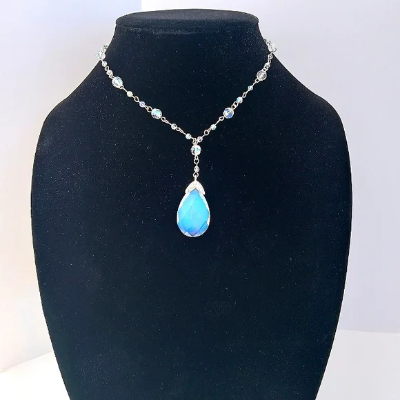 Avon vtg Necklace Opalescent blue white silvertone vintage adjustable - Picture 3 of 13